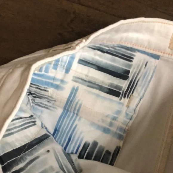 Anthropologie Chino white relaxed cuffed shorts Sz 28 New with tags - Picture 8 of 11